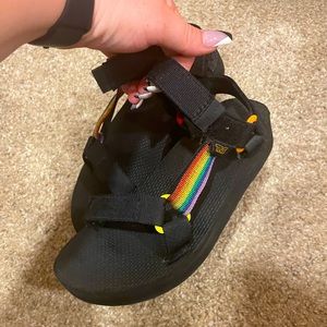 Rainbow Tevas!! 🌈✨